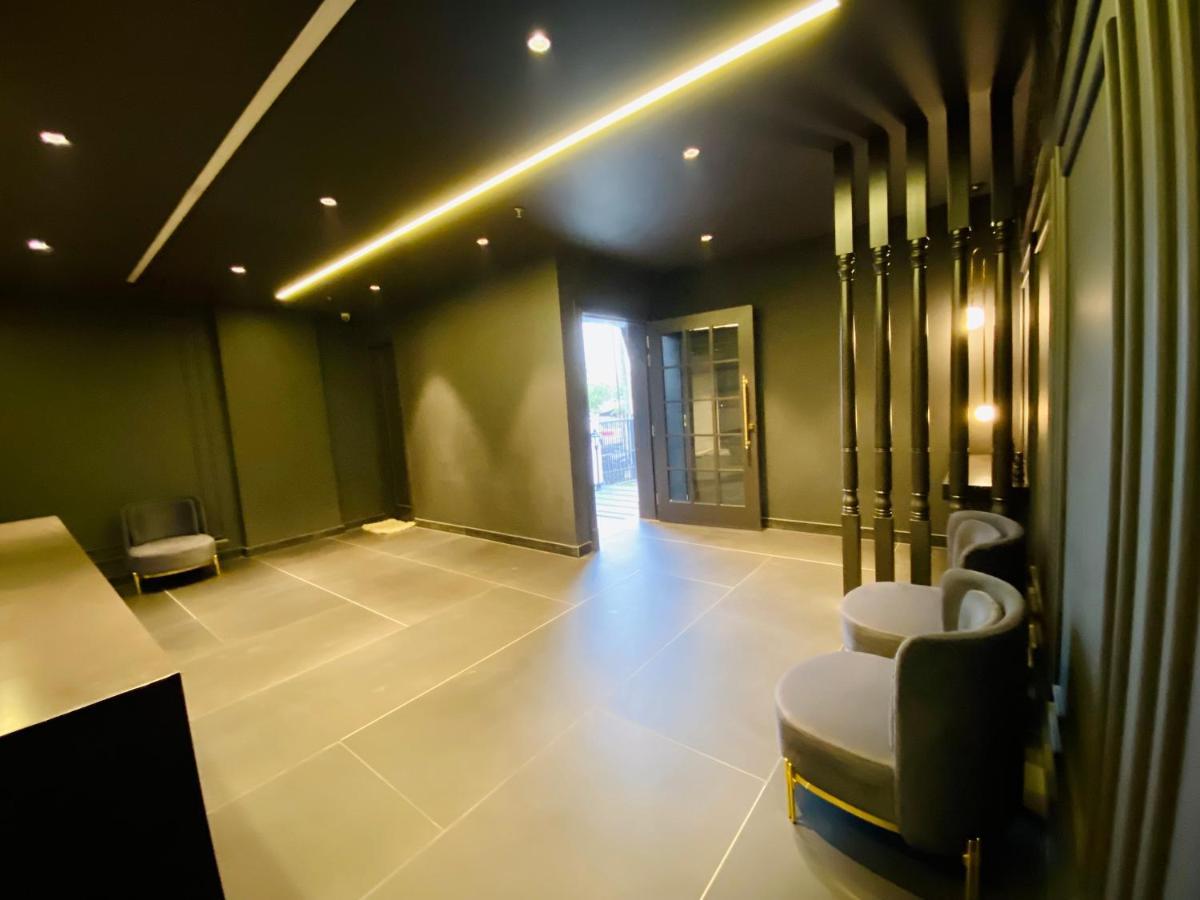 Madhav'S Lap Of Luxury Hotel Морадабад Екстериор снимка